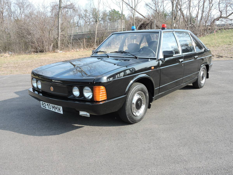 Illustration for article titled For $37,900, Would you Czech Out This 1989 Tatra 613?